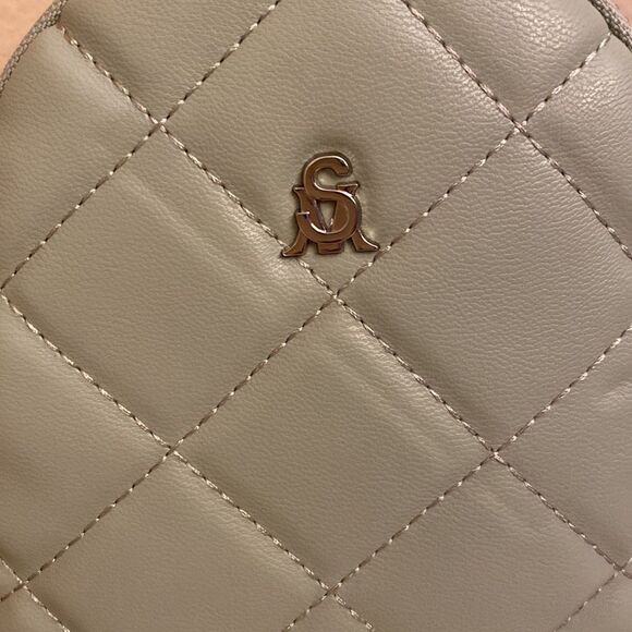 NWT Steve Madden (btaluli) Quilted Double Zip Mini Crossbody - Picture 4 of 8